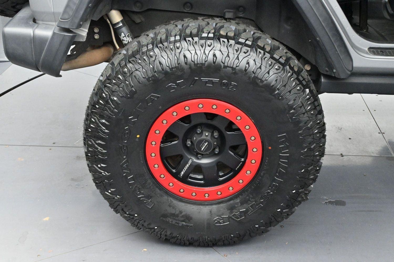 Used 2020 Billet Silver Metallic Clearcoat Jeep Rubicon image 32
