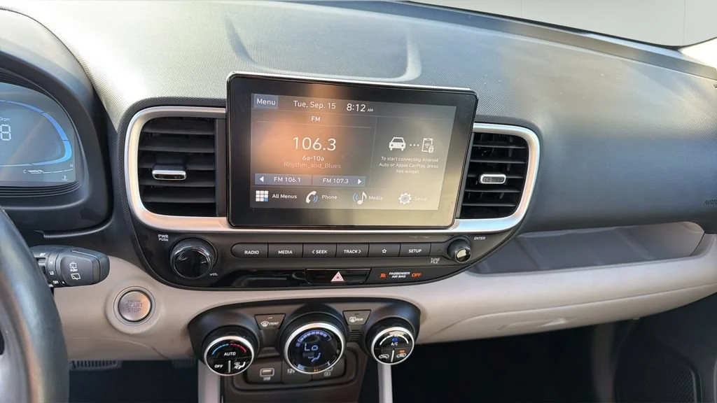 Used 2025 Red Hyundai SEL image 23