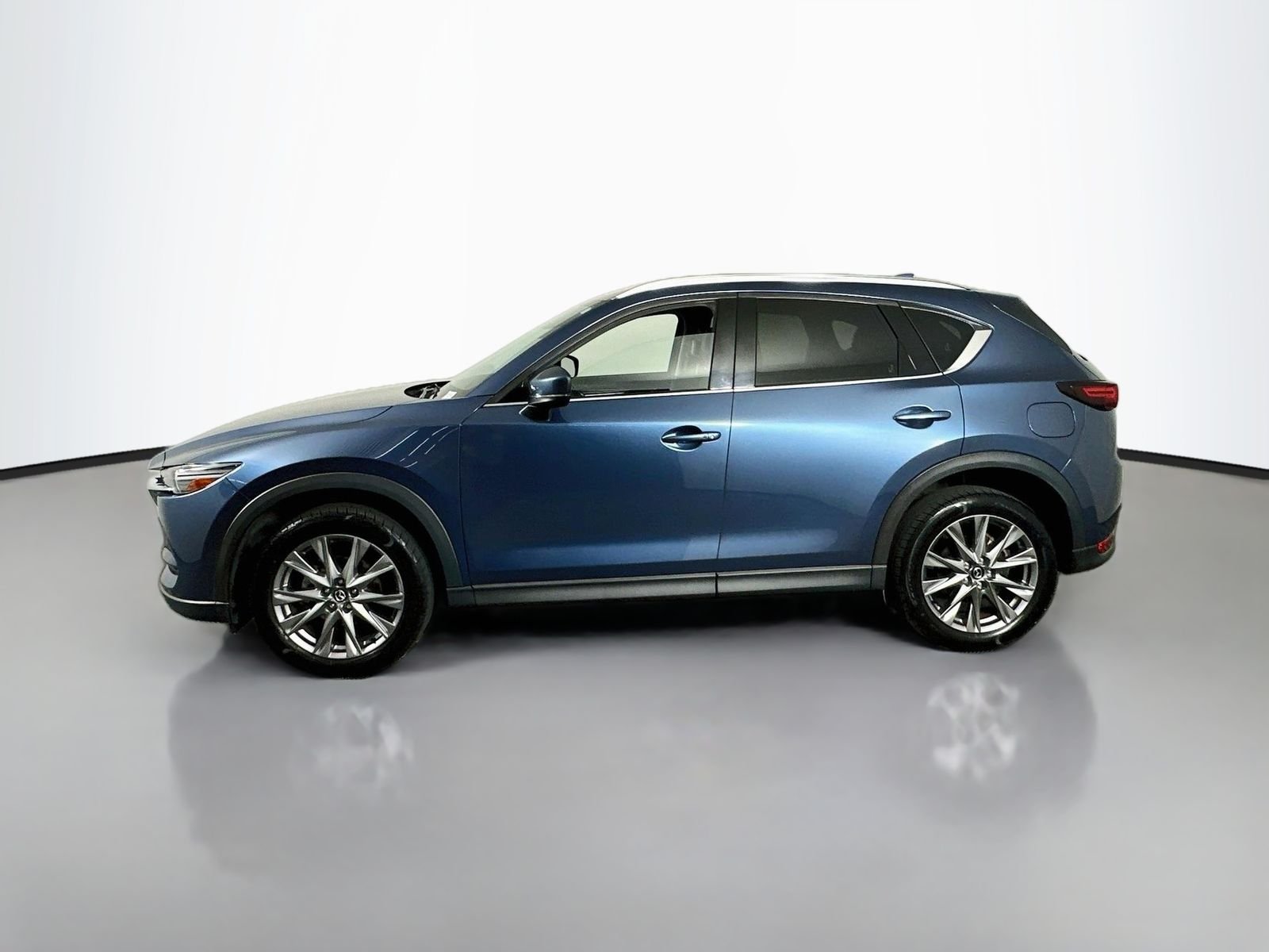 Used 2021 Eternal Blue Mica Mazda Grand Touring image 4