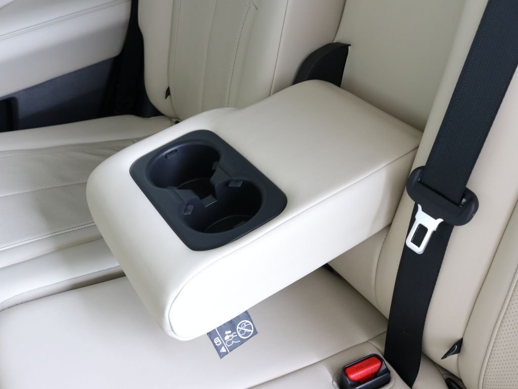 Certified Used 2023 White INFINITI LUXE image 35