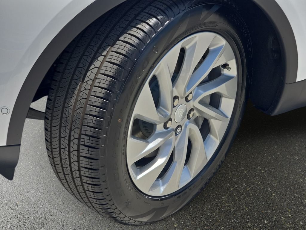 New 2026 Fuji White Land Rover S image 35