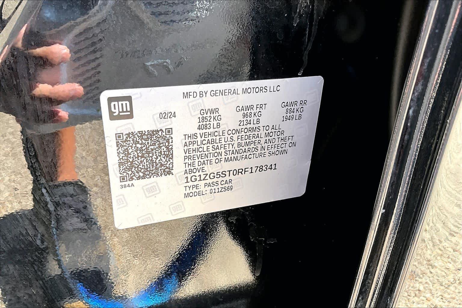 Used 2024 Mosaic Black Metallic Chevrolet RS image 30