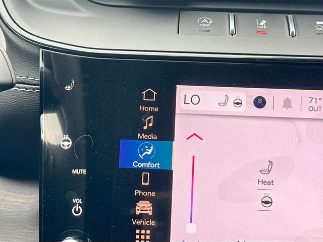 New 2026 Black Jeep Laredo Altitude image 20