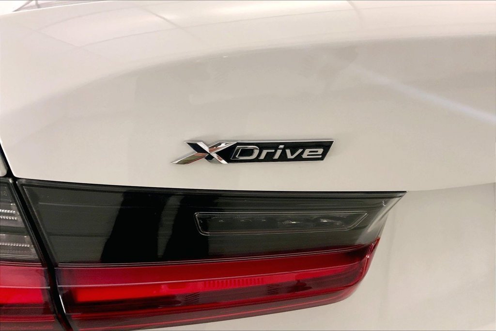 Used 2023 Alpine White BMW 330i xDrive image 30