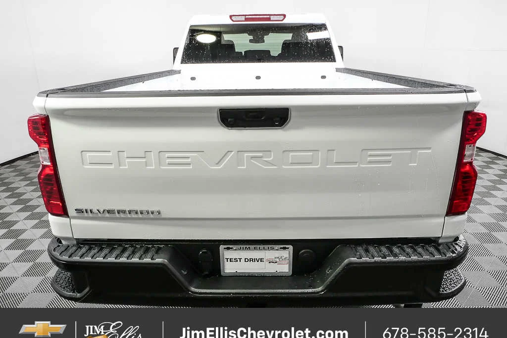 New 2026 Summit White Chevrolet WT image 24