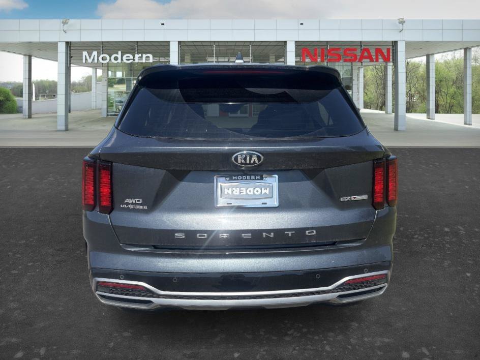 Used 2021 Gravity Grey Kia EX image 6