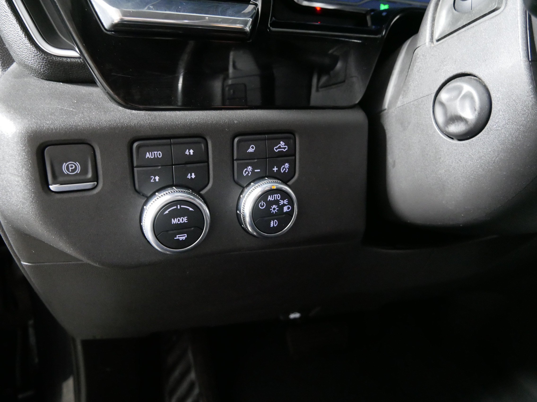 Used 2023 Titanium Rush Metallic GMC SLT image 26