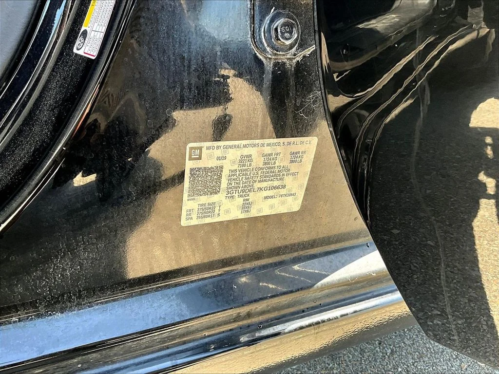 Used 2019 Black GMC SLT image 21