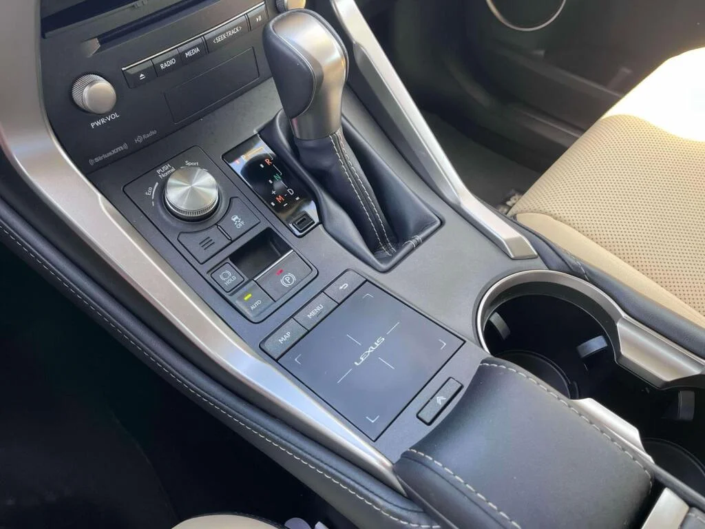 Used 2021 Eminent White Pearl Lexus  image 31