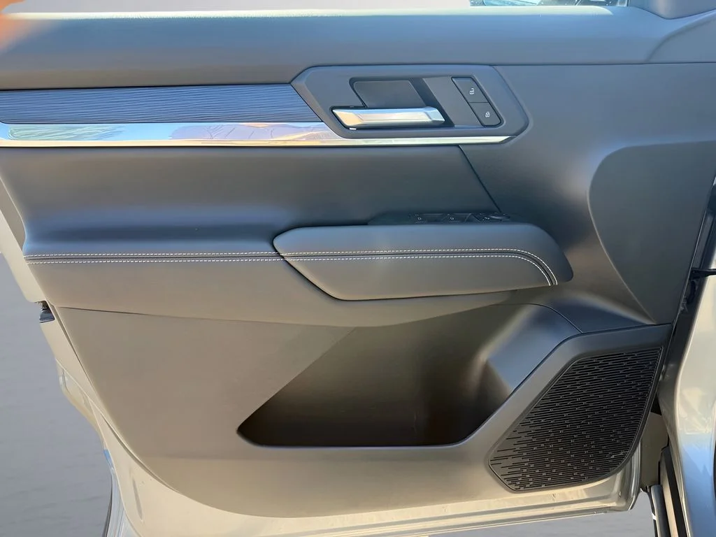 Used 2026 Silver GMC Elevation image 9