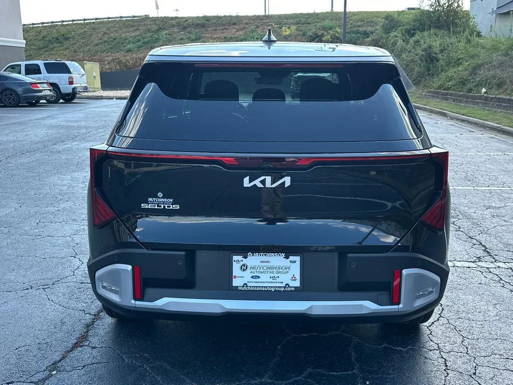 New 2027 Black Kia LX image 6