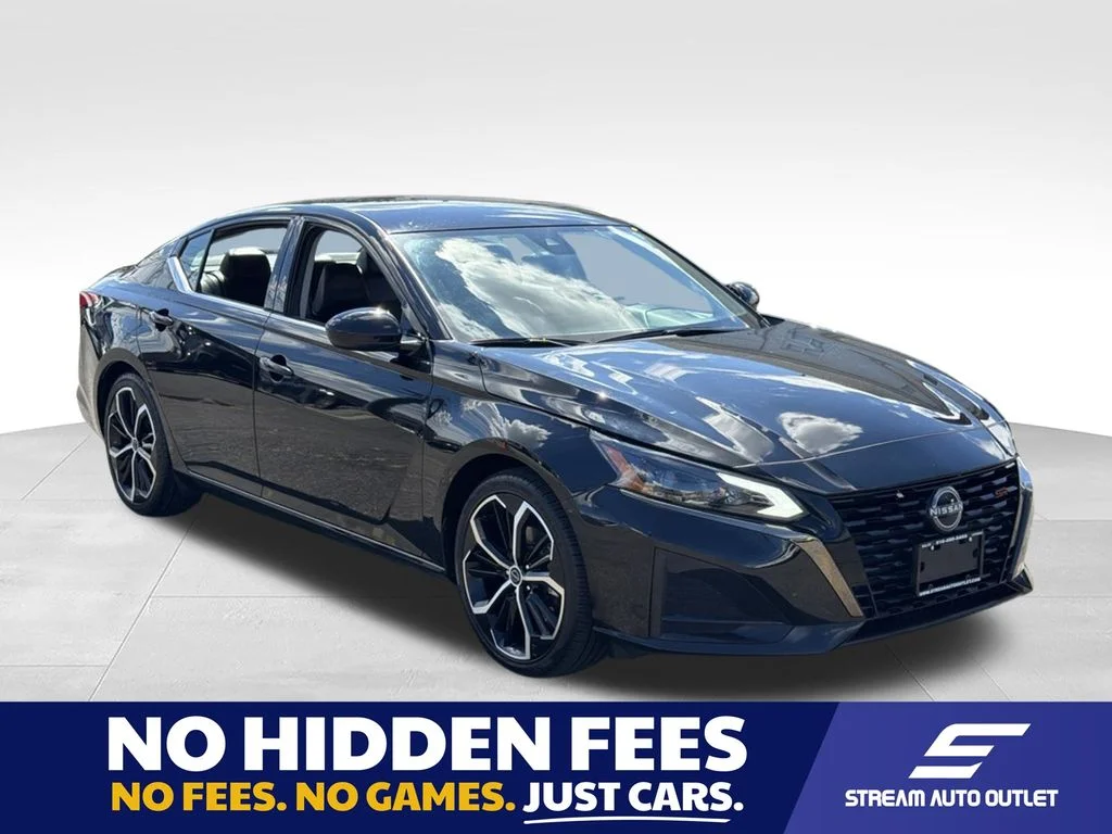 Used 2024 Black Nissan 2.5 SR image 1