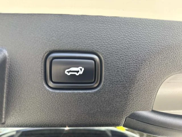 Used 2023 White Kia X-Line image 10