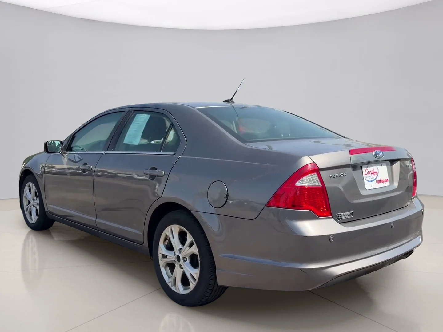 Used 2012 Gray Ford SE image 3