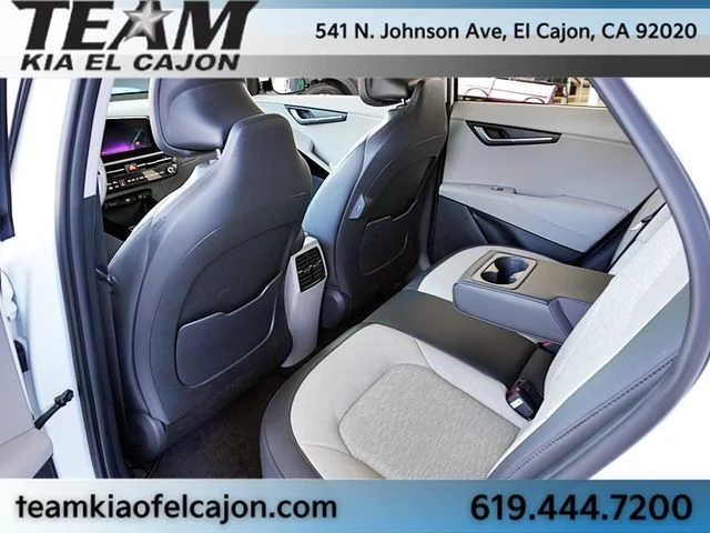 Certified Used 2023 White Kia Wave image 18