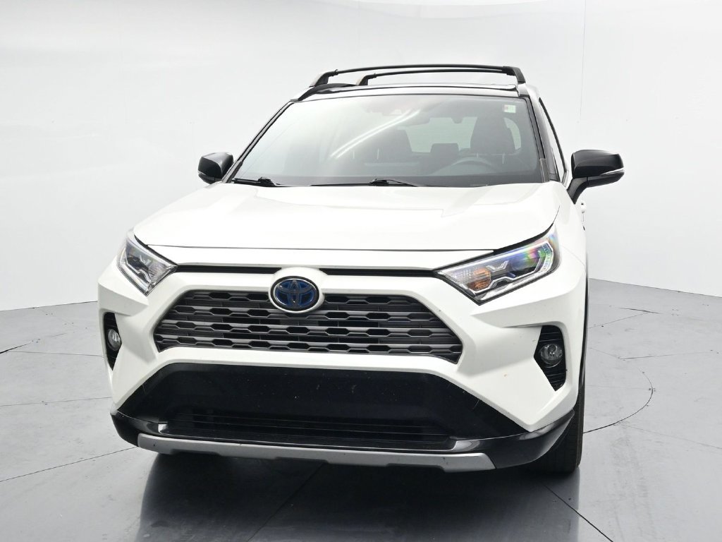 Used 2020 White Toyota XSE image 3
