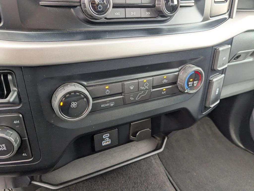 Used 2023  Ford XLT image 17
