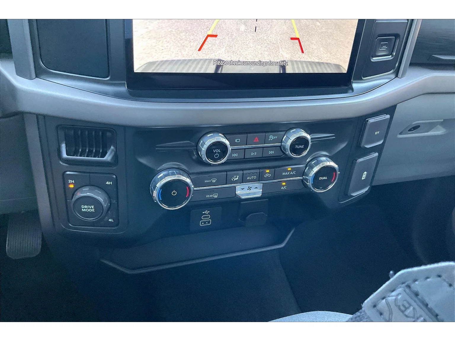 Used 2025  Ford XLT image 21