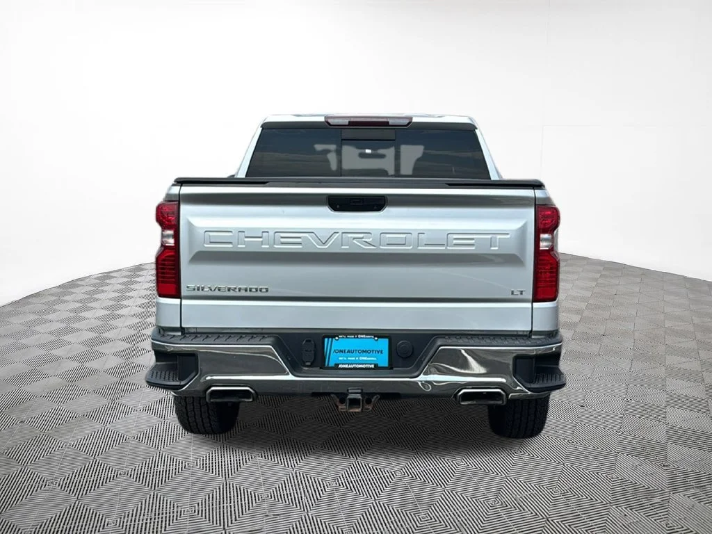 Used 2020 SILVER ICE METALLIC Chevrolet LT image 10
