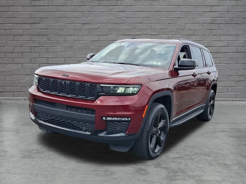Used 2022 Velvet Red Pear Jeep Limited image 5