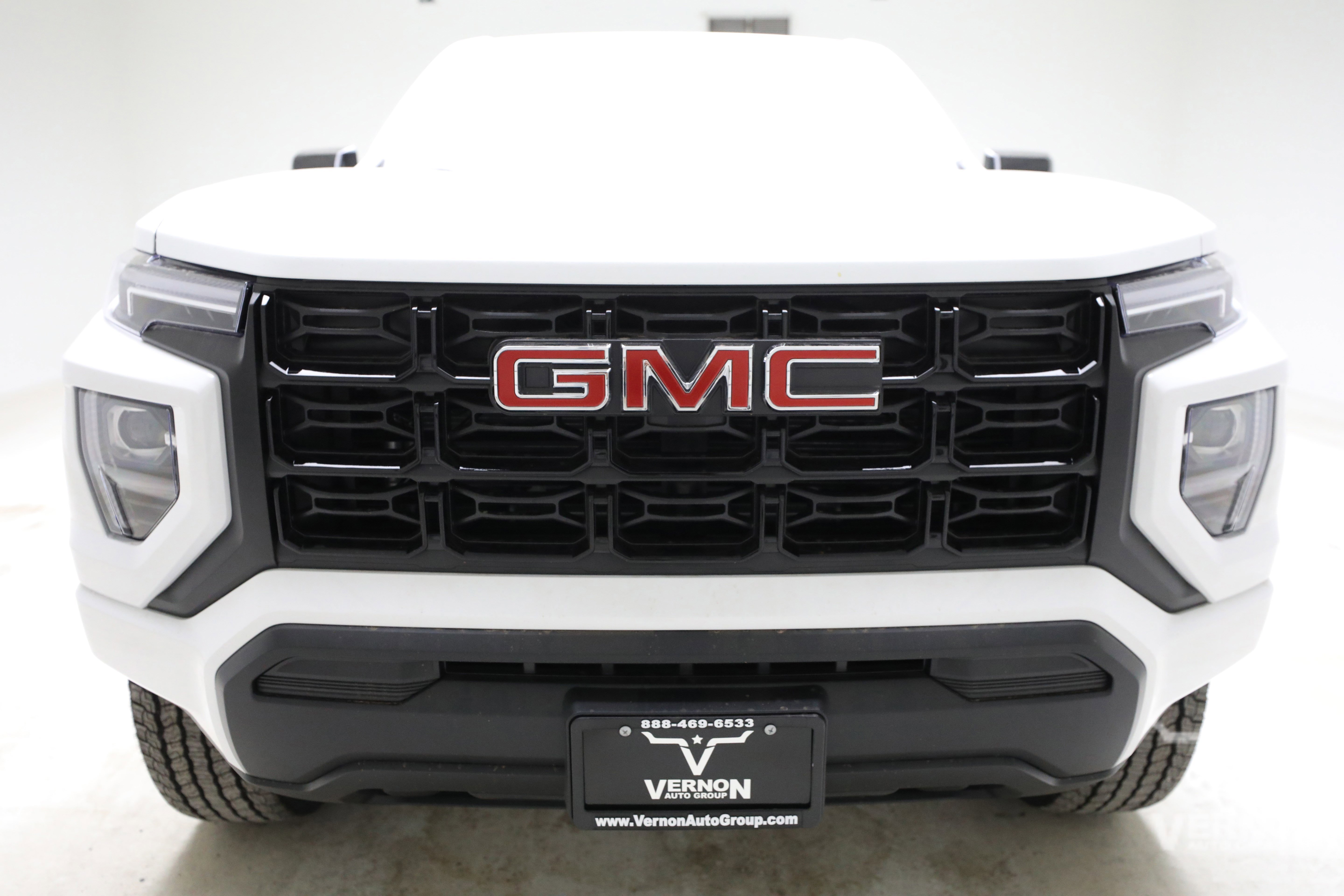 New 2026 Summit White GMC N image 8