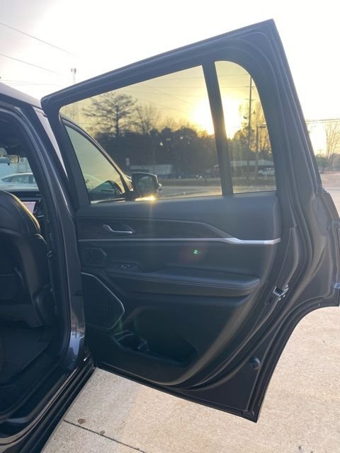 New 2026 Baltic Gray Metallic Clearcoat Jeep Limited image 15