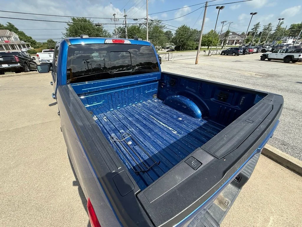 Used 2023 Blue Ford XLT image 8