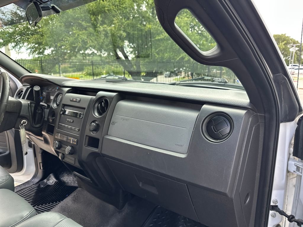 Used 2013 White Ford XL image 28