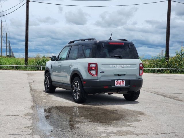 Used 2022 Green Ford Outer Banks image 5