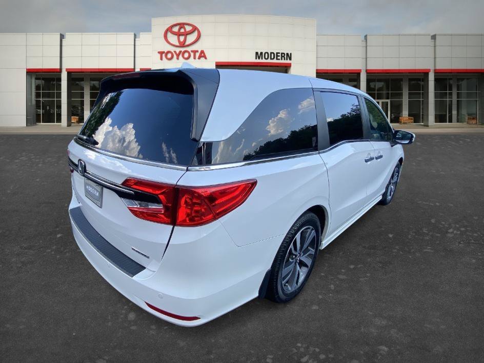 Used 2024 Platinum White Pearl Honda Touring image 5