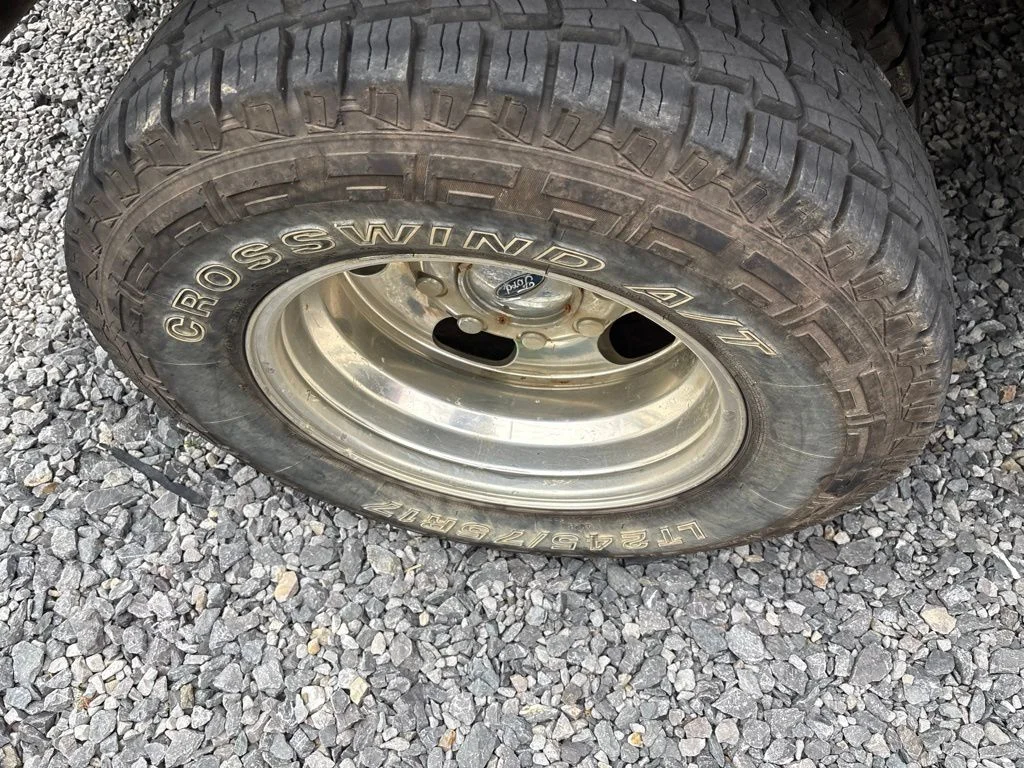Used 2008  Ford XL image 5