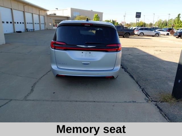 Used 2024 Silver Mist Clearcoat Chrysler Touring L image 6