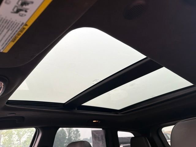 Used 2015 White Jeep Summit image 10