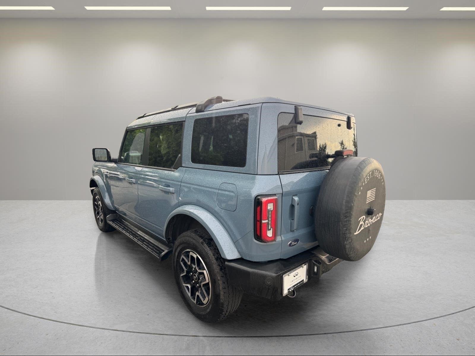 Used 2025 Azure Gray Metallic Tri-Coat Ford Outer Banks image 9