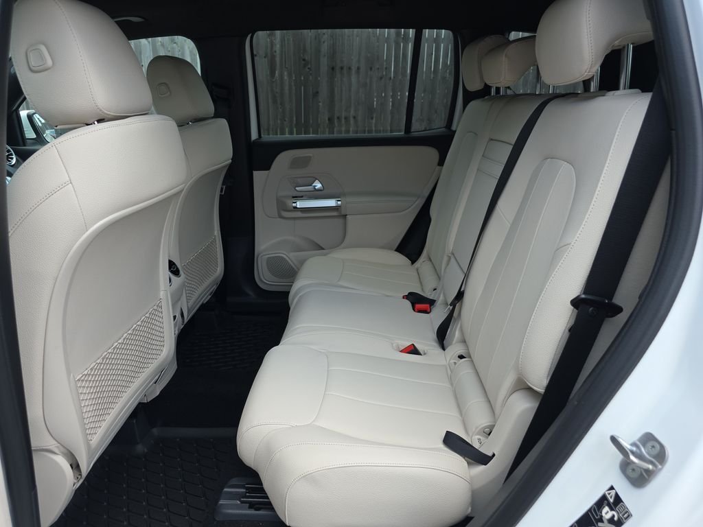 New 2026 White Mercedes-Benz GLB 250 image 12