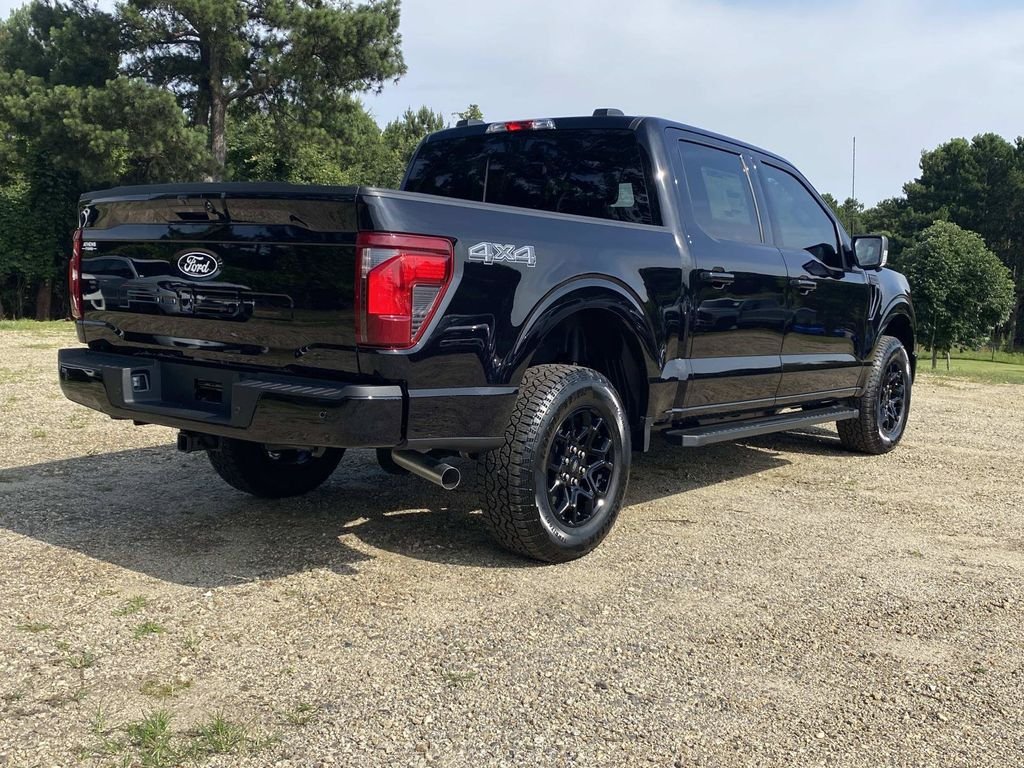 New 2026 Agate Black Metallic Ford XLT image 3