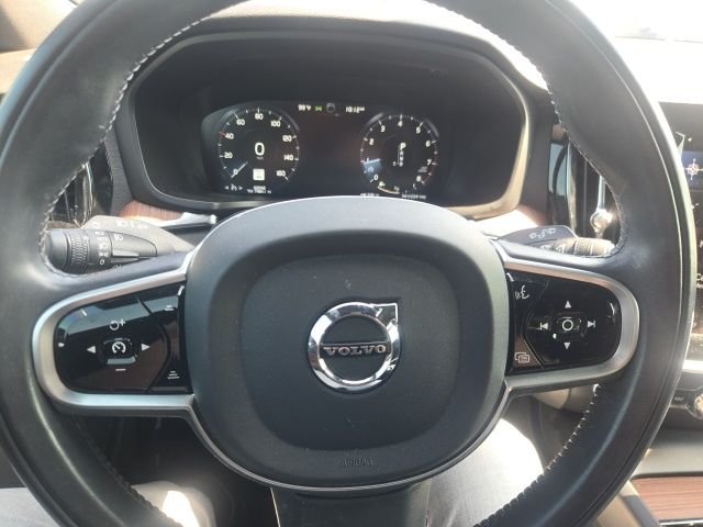 Used 2021 White Volvo T5 image 10