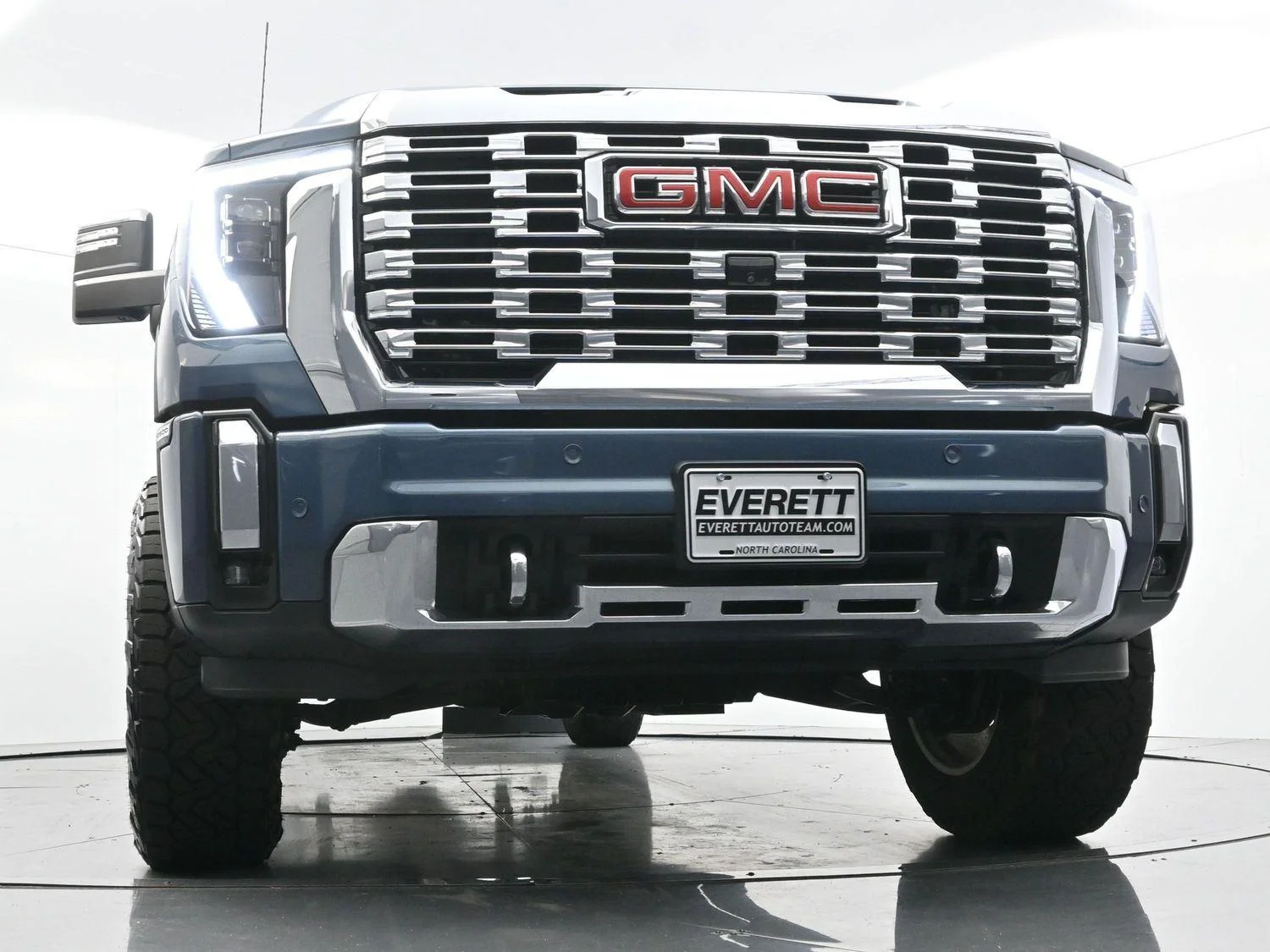 Used 2024 Downpour Metallic GMC Denali image 40