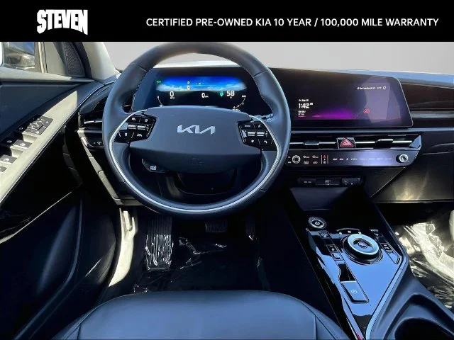 Used 2024 Blue Kia Wind image 9