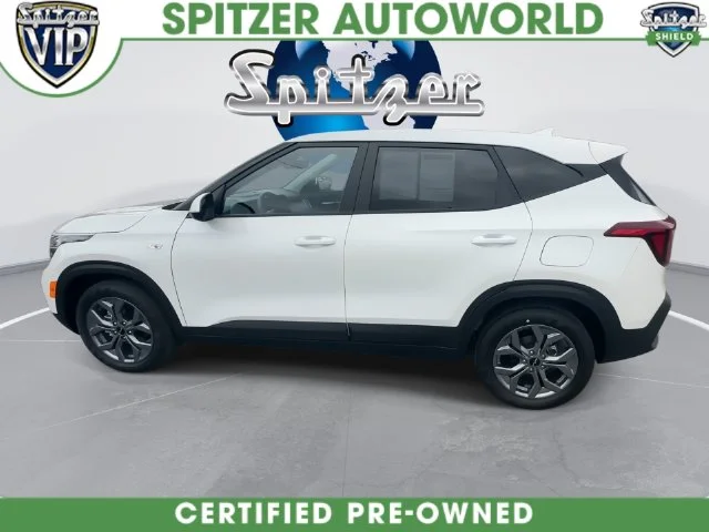 Used 2026 White Kia LX image 7
