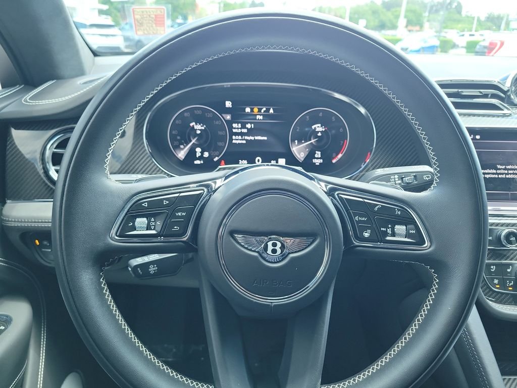 Used 2021  Bentley V8 image 29
