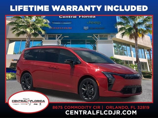 2027 Chrysler Pacifica Limited's photo