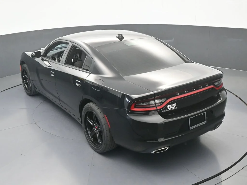 Used 2023 Pitch Black Clearcoat Dodge SXT image 42