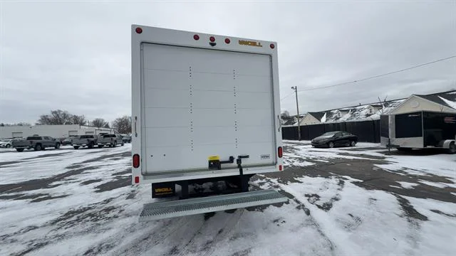 New 2025 Summit White GMC 2WT image 7
