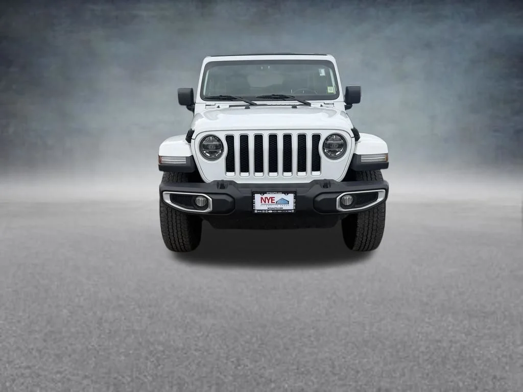Used 2021 White Jeep Unlimited Sahara image 9