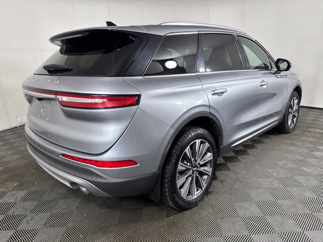 Used 2021 Silver Lincoln Reserve image 3