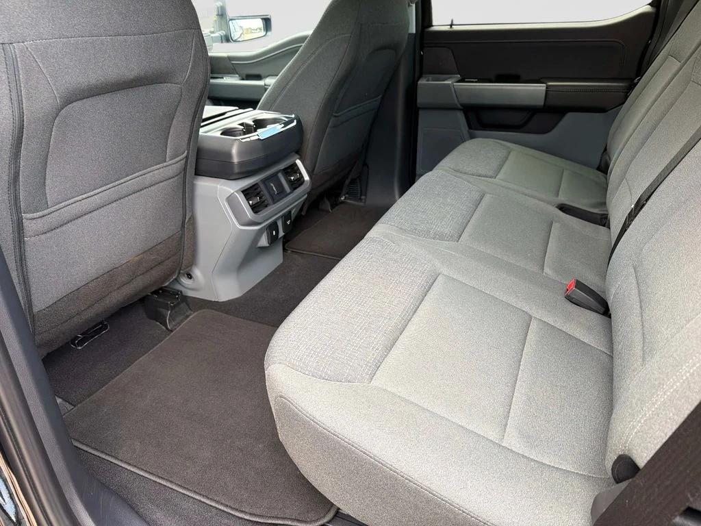 Used 2025 Agate Black Metallic Ford XLT image 15