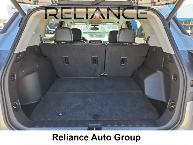 Used 2024 Silver GMC SLT image 14