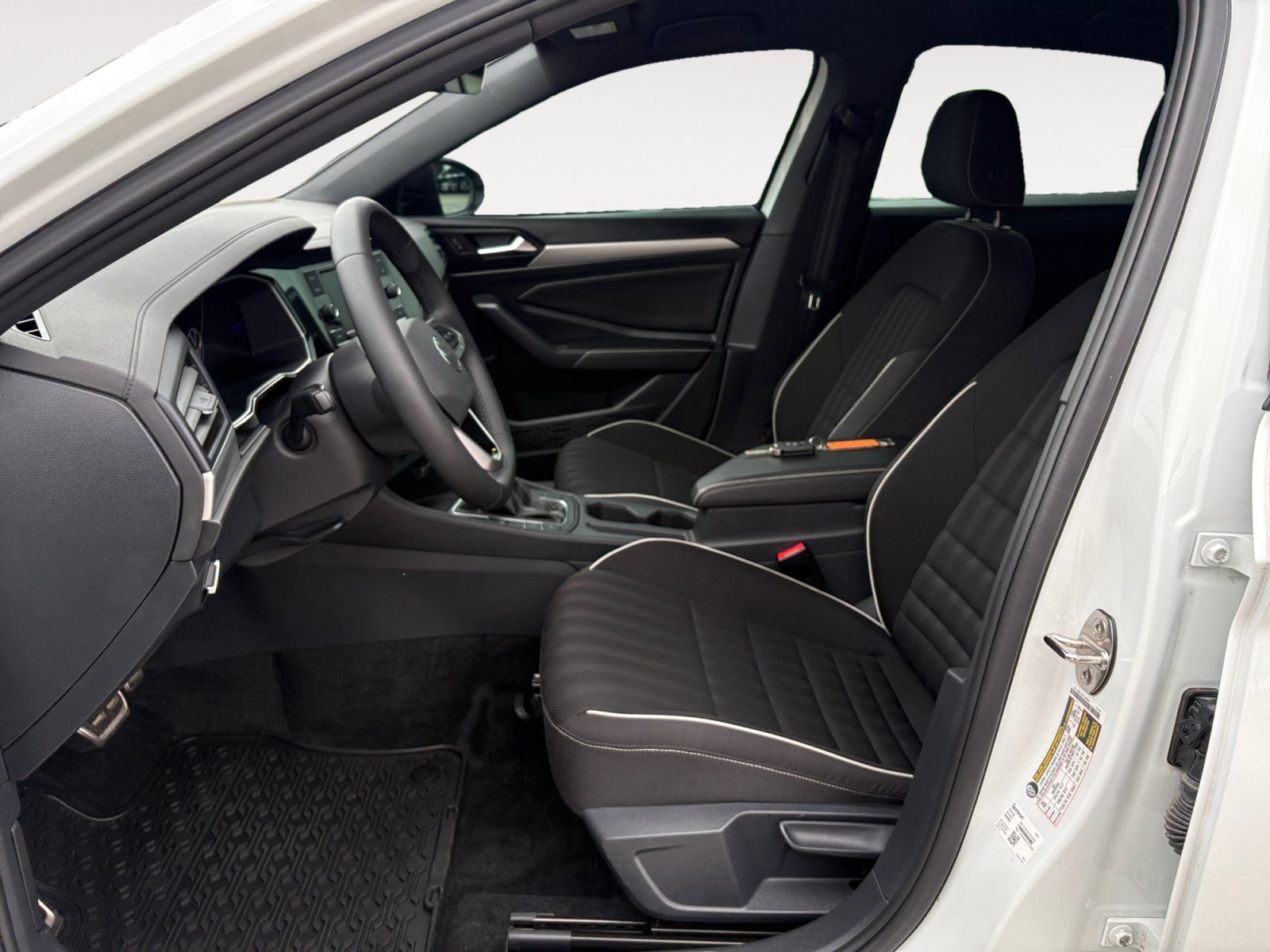 Used 2024 Pure White Volkswagen Sport image 19