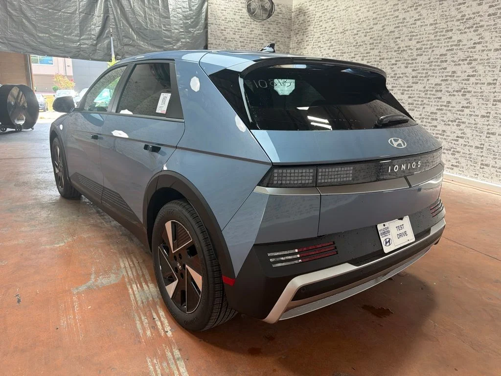 New 2027 Lucid Blue Hyundai SE image 5